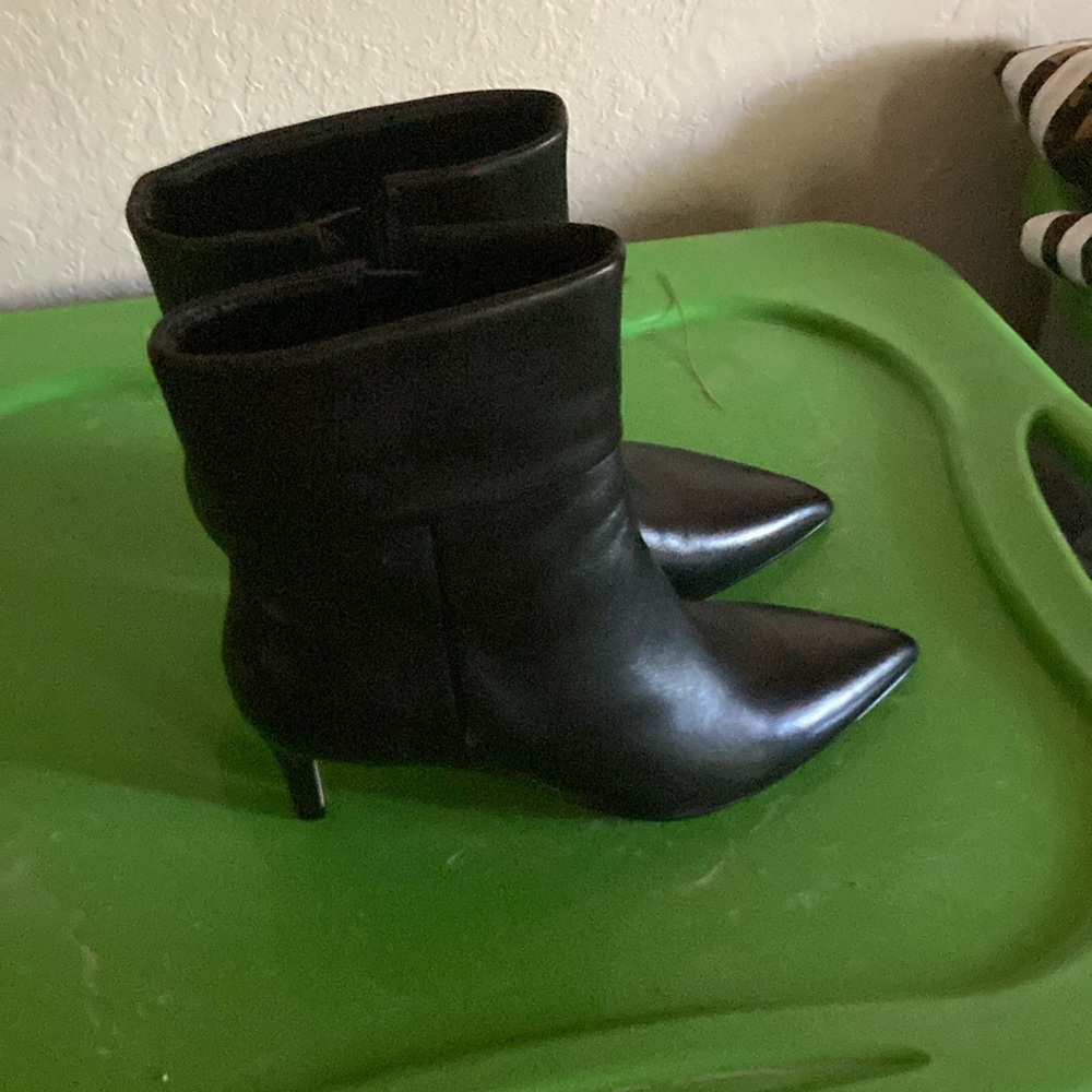 Calvin Klein  black leather half boots